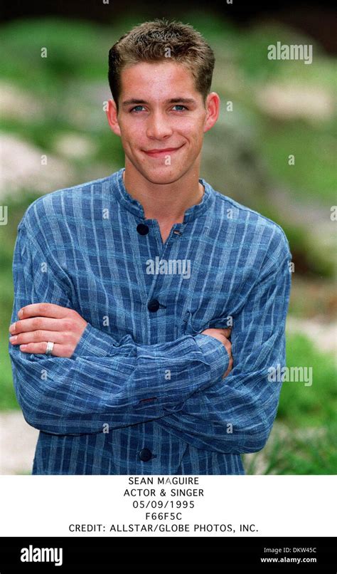 SEAN MAGUIRE.ACTOR & SINGER.05/09/1995.F66F5C Stock Photo - Alamy