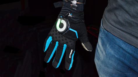 Gloveone's Newest Haptic Glove Has Impressive Tracking Tech