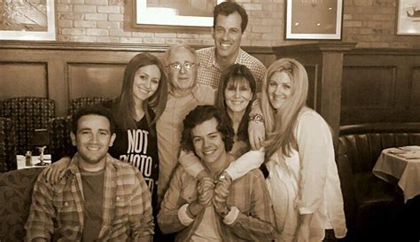 Harry with the Azoff family at Craig's Restaurant | Harry styles, Harry ...