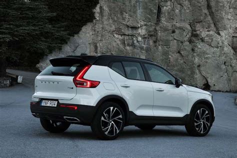 2019 Volvo XC40 White Compact SUV