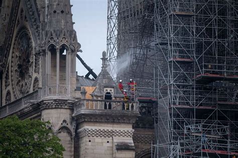 Heartbreaking pictures show how Notre Dame Cathedral was devastated by ...