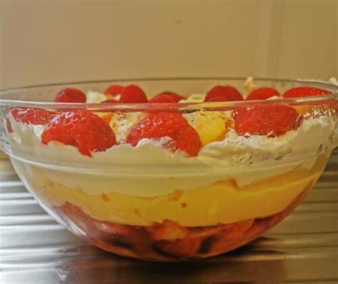 Classic Sherry trifle - Simply Home Cooking