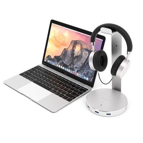 Headphone Stand With Built-In USB 3.0 (Satechi)