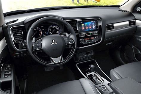 Mitsubishi Outlander 2024 Interior - Ninon Anallese