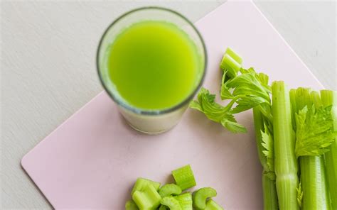 How to Make Celery Juice Without a Juicer | Avocado Green® Magazine