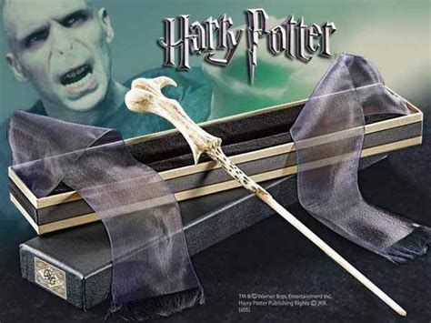 Lord Voldemort wand - Bellatrix and Lord Voldemort Photo (22405166 ...