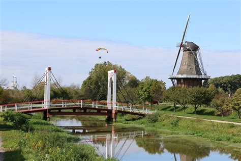 Michigan Exposures: The Windmill Island Gardens in Holland