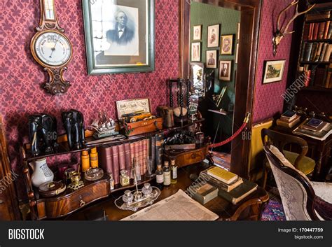 Sherlock Holmes Museum Image & Photo (Free Trial) | Bigstock