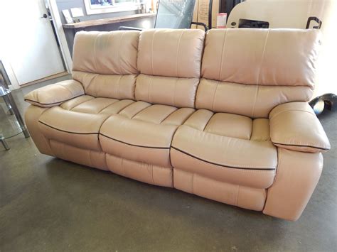 TAN LEATHER DOUBLE RECLINING SOFA - Big Valley Auction