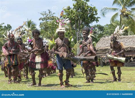 Drummer and Dancers Traditional Asseccories in Papua New Guinea ...