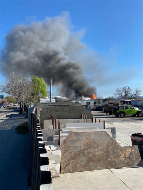 San Jose: Intense fire breaks out at auto-repair shop