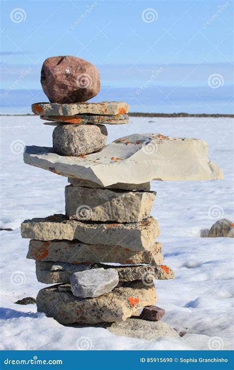 A Single Inukshuk Inuksuk Near the Community of Igloolik, Nunavut Stock Photo - Image of native ...