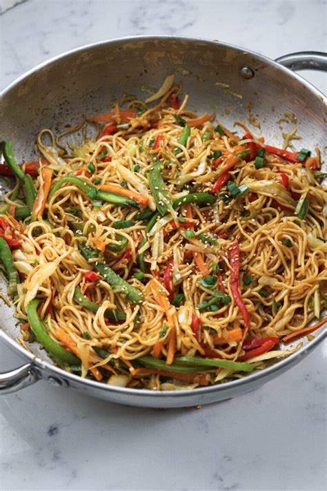 25 Minute BEST Veg Hakka Noodles Recipe - Some Indian Girl