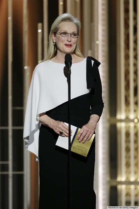 Meryl Streep's Golden Globes Dress Is So Chic, So Meryl | HuffPost Life