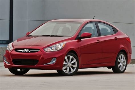 2012 Hyundai Accent Pictures - 201 Photos | Edmunds