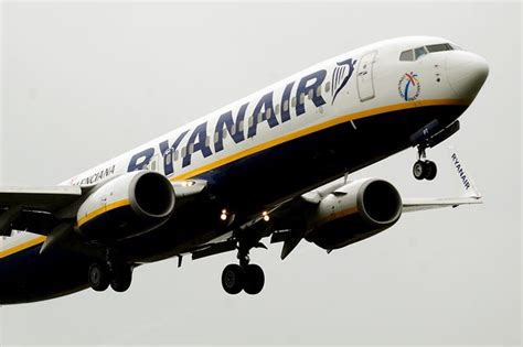 Manchester Airport jobs boost as Ryanair announces new routes ...