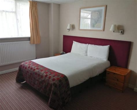 King Charles Hotel | Dog-friendly Medway | Ernie's Adventures