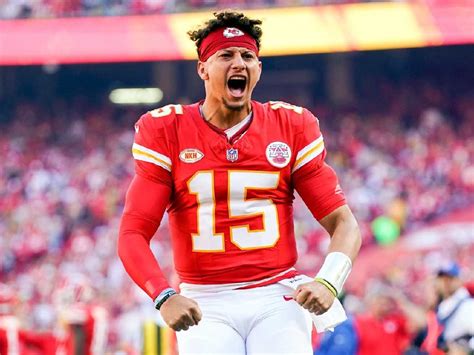 Patrick Mahomes graciously paid a visit to children who were struck by ...