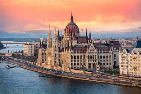 The 10 Best Things To See And Do In Budapest | HuffPost UK Life