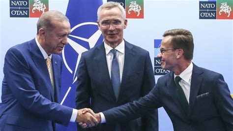 Erdogan signs off on NATO expansion — RT World News