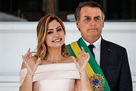 IstoÉ ganha processo contra Michelle Bolsonaro e dama terá que pagar R ...