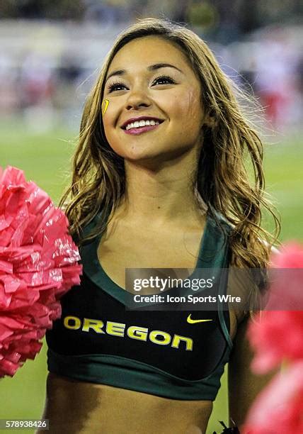 129 Oregon Ducks Cheerleaders 2014 Stock Photos, High-Res Pictures, and ...