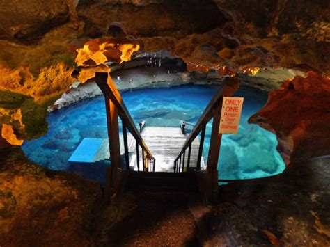 Devil's Den Cave in Florida - Charismatic Planet