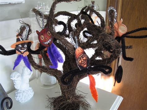 Livvy Loo Who: Halloween pipe cleaner ornaments