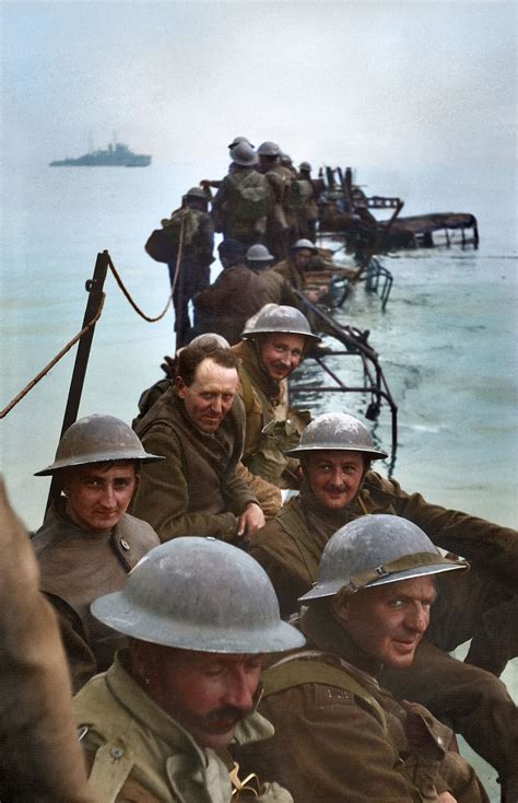 Colorized Photos Bring the Real Dunkirk Evacuation to Life Ww2 Photos, Colorized Photos, Photos ...