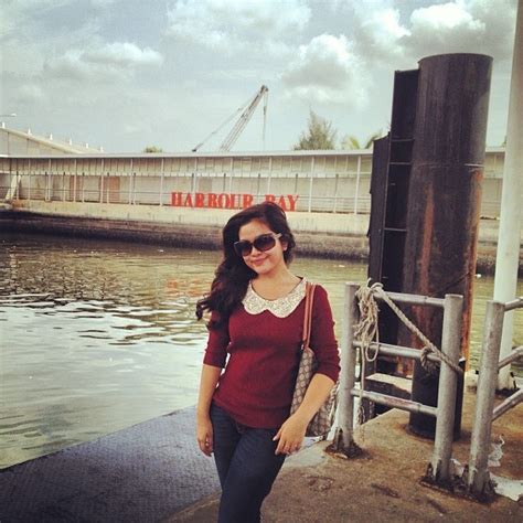 Gambar Foto Tasya Kamila Jalan-Jalan ke Batam - Foto 2 dari 58