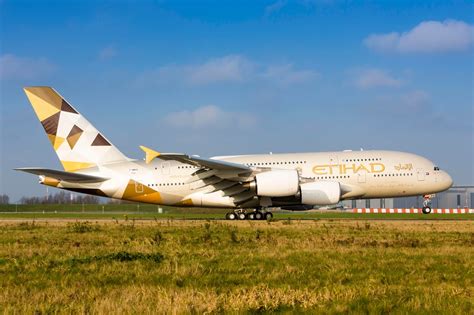 Airbus A380-800 Etihad Airways Rotating Takeoff Aircraft Wallpaper 3975 - AERONEF.NET