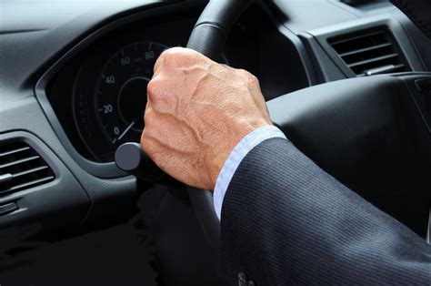 Is Driving a Car Difficult for a Left-Handed Person? - The News Wheel