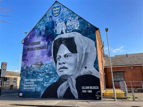 Headscarf Revolutionaries - Hull Street Art