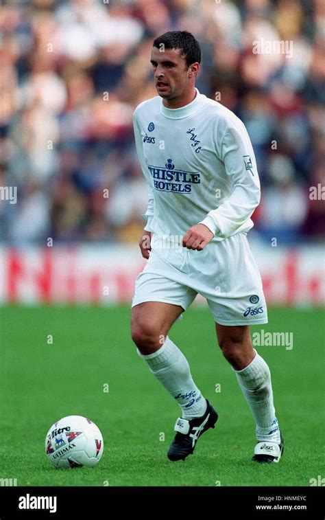 GARY SPEED LEEDS UNITED FC 06 October 1995 Stock Photo - Alamy