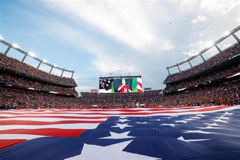 Who Is Singing the National Anthem at the 2023 NFL Kickoff? Gospel Superstar Set To Take Stage ...