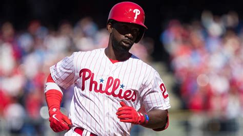 MLB scores: Phillies' Andrew McCutchen suffers apparent knee injury; Cubs' bats wake up in ...