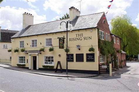 Mother’s Day lunch - The Rising Sun Inn, Wimborne Minster Traveller ...