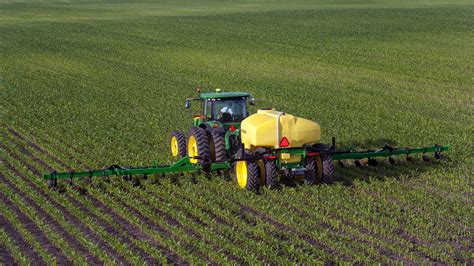 Nutrient Application Equipment | 2510L Liquid Fertilizer Applicator | John Deere US