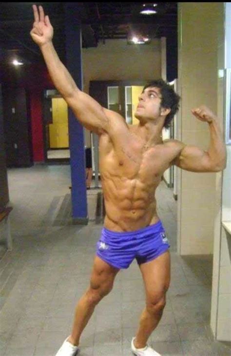 Zyzz Pose - Backstory and Tutorial