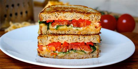 Smoked Gouda Grilled Cheese Recipe | The Beachbody Blog