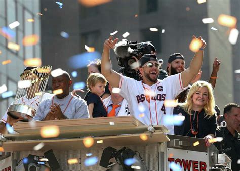 Astros fans come out by the hundreds of thousands to celebrate the city ...