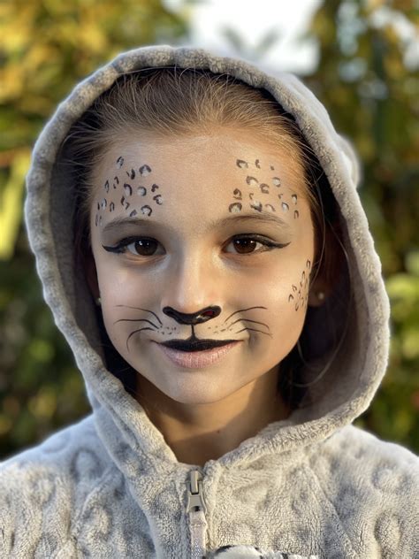 Simple Leopard Face Paint