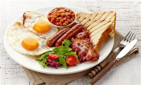Le petit-déjeuner salé est-il bon pour la santé ? /DocteurBonneBouffe.com/ | English breakfast ...