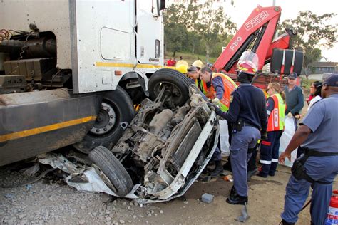 Photos from horrific crash on N2 | Road Safety Blog