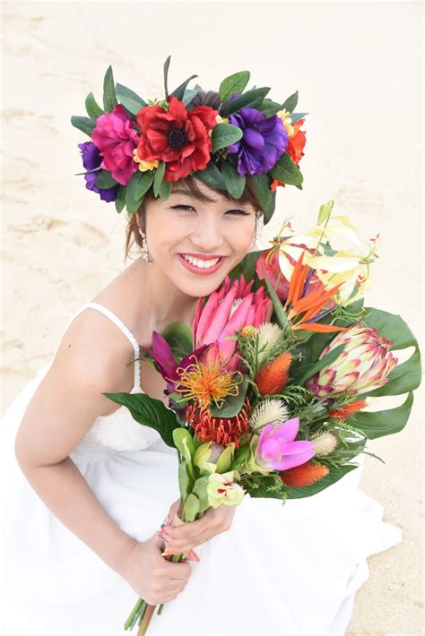 Hawaii Wedding Flowers: Colorful Tropical