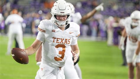 Texas vs. Iowa State: Predictions, picks, odds for Saturday's game