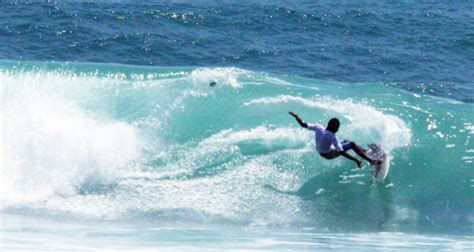 Pantai Wediombo Jogja , Lokasi Surfing Recommended di Yogyakarta