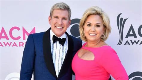 Julie Chrisley Reveals Her Cancer Battle! Only Went Through Plastic ...