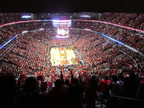 File:Chicago Bulls Playoffs 2011.jpg - Wikimedia Commons