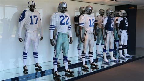 Cowboys Alternate Uniforms Could Return in 2022 with New NFL Helmet Rule